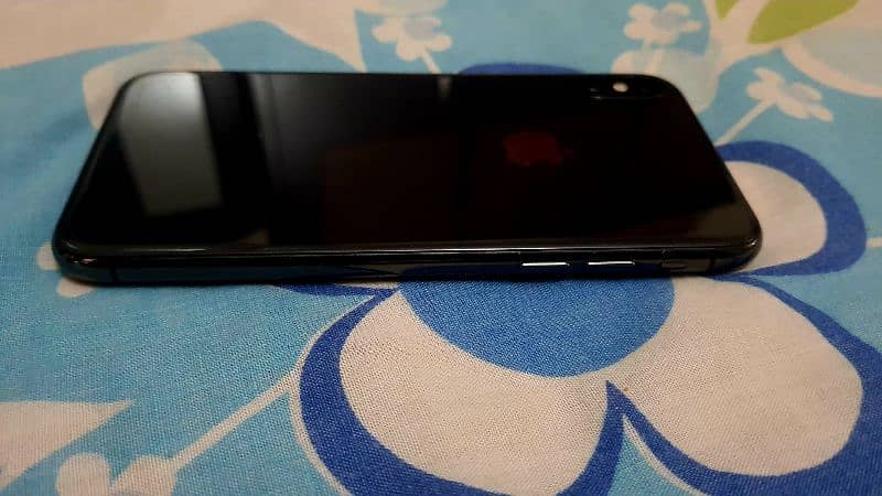 iPhone X 256 GB Factory Unlocked LLA non PTA 5