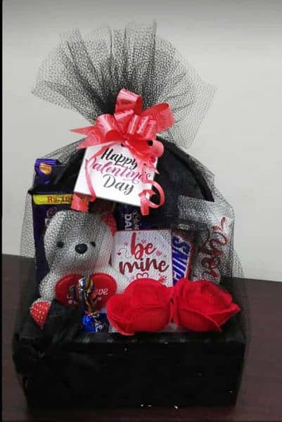 CUSTAMIZED GIFT BASKETS 0