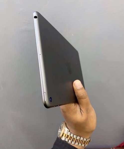 ipad mini5 64gb 10/10 condition exchaneg also 4