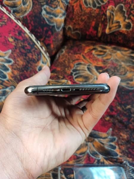 Iphone 11 Pro Max 64GB FU Face Id Issue with Orignal Charger and Cable 4