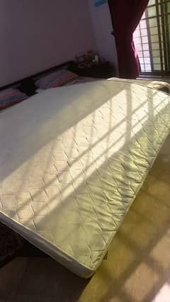 King size Alkhair matteress in a excellent condition
