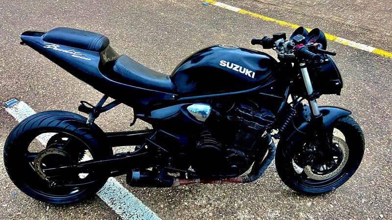 Heavy sports bike Suzuki Bandit 1250cc in mint condition!! 6