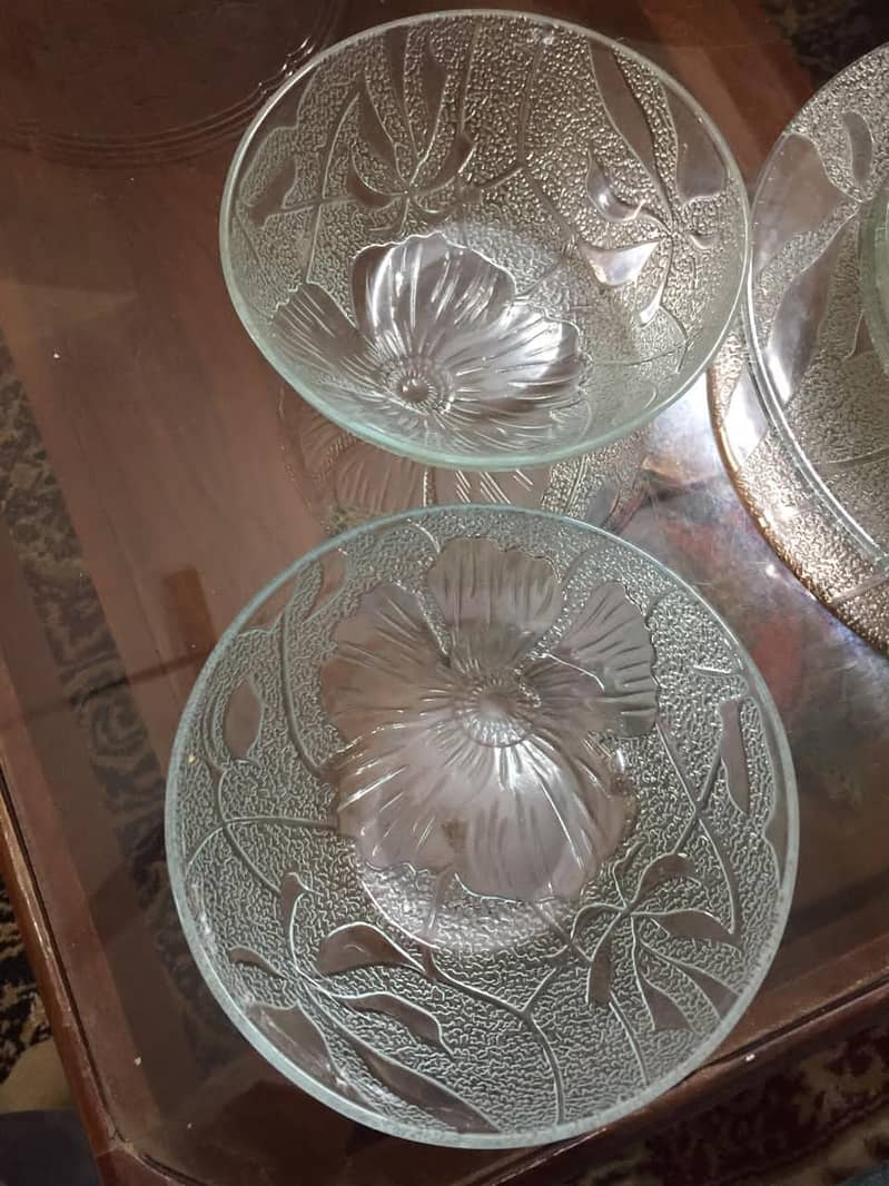 Glass bowl set 2