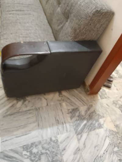 3,2,1 seat sofa with wooden table