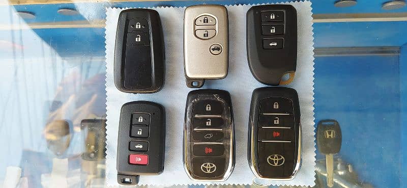 Toyota Fortuner Revo Hilux landcruiser prado Prius smart key remote 0