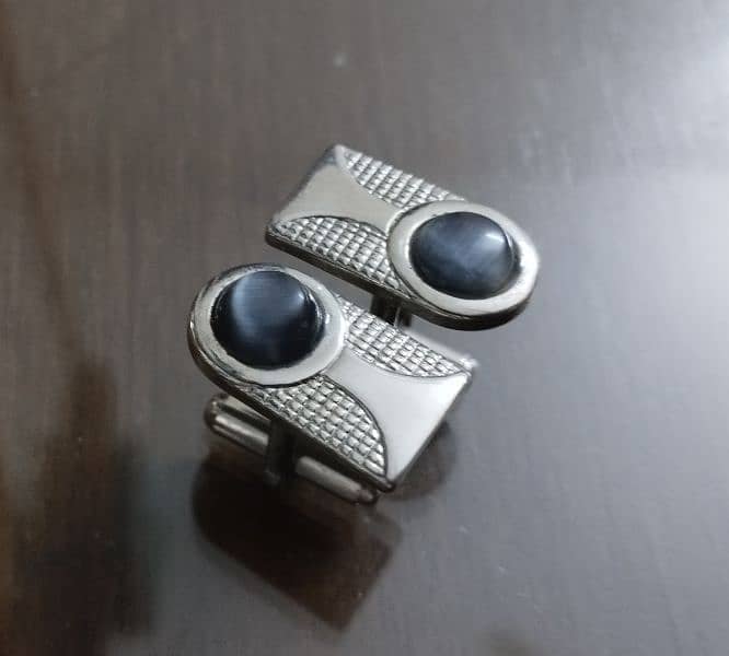 cufflinks 0