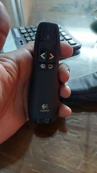 LOGITECH R400 LASER PRESENTATION REMOTE 2