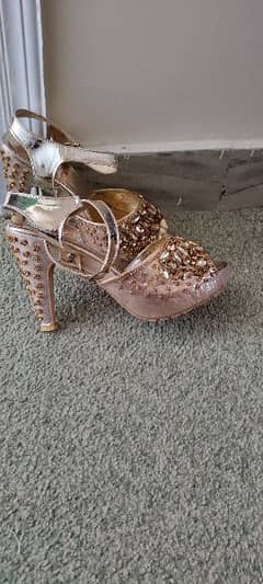 New Fancy Golden high heels