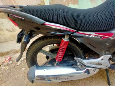 Honda CB 150F 3