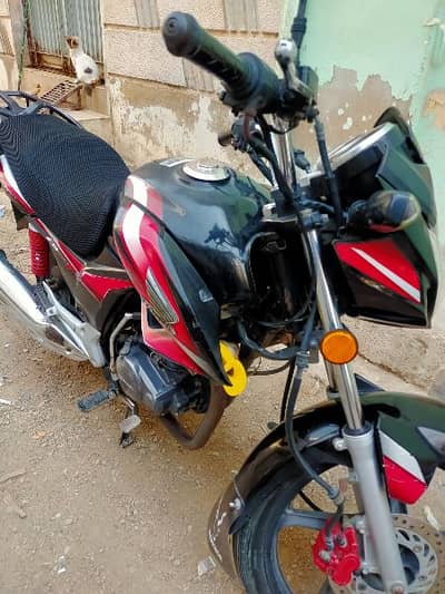 Honda CB 150F 8