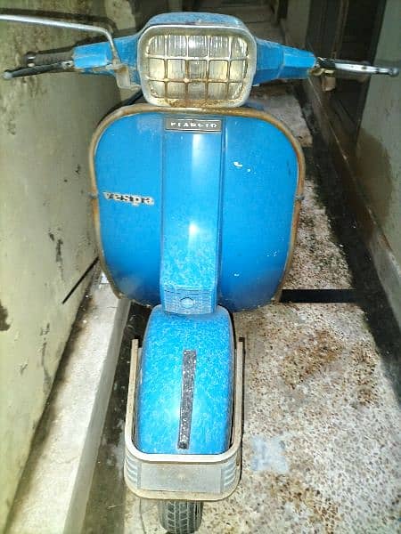 vespa scooter for sale in good condition 0