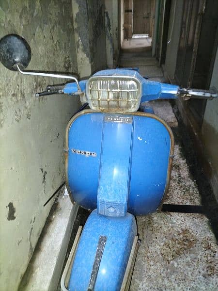 vespa scooter for sale in good condition 3