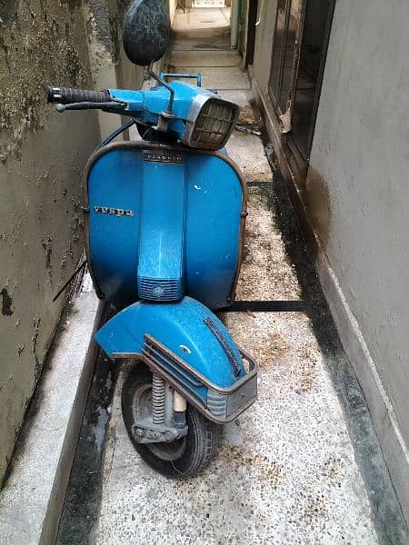 vespa scooter for sale in good condition 5