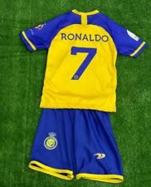 FOOTBALL KITS Ronaldo Messi 1