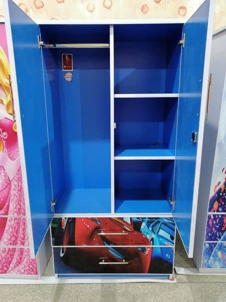 ready stock cupboard 5 feet x2.5 feet size 6