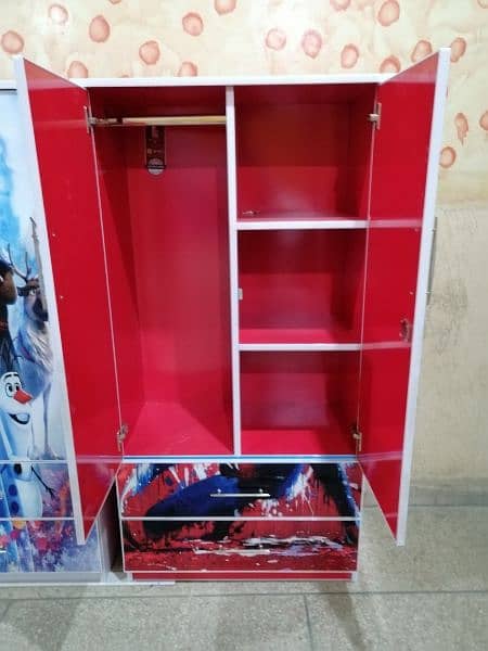 ready stock cupboard 5 feet x2.5 feet size 10