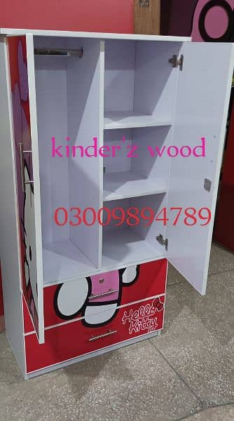 ready stock cupboard 5 feet x2.5 feet size 12