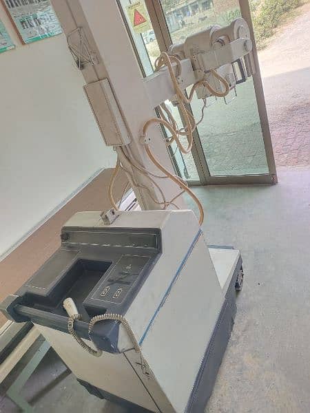 A. M. X 4 pls x ray machine good condition and good working 3