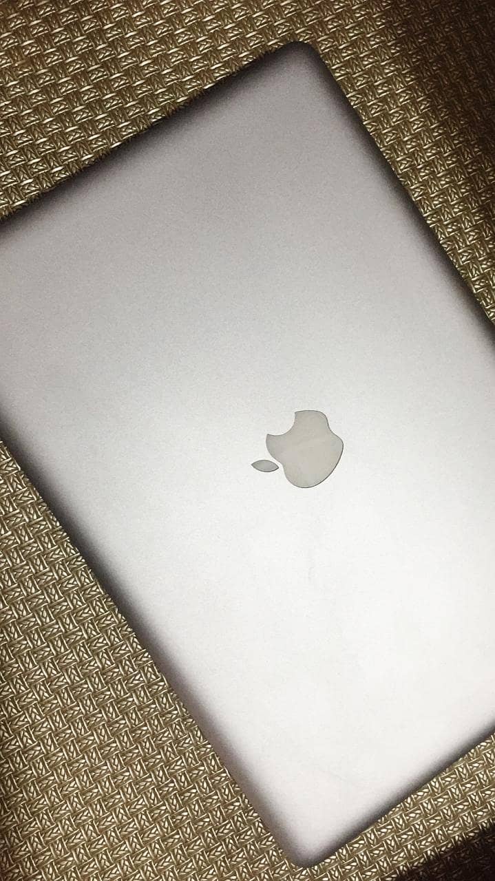 MacBook Pro (15-inch) i7 2nd Gen 8/256 2