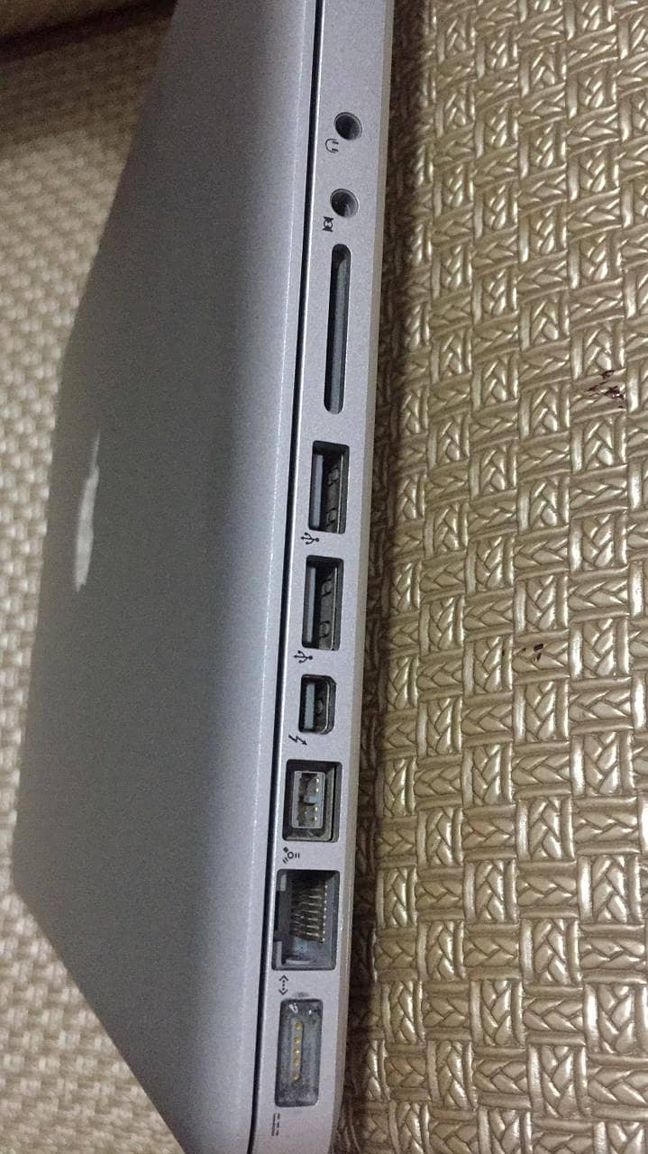 MacBook Pro (15-inch) i7 2nd Gen 8/256 5