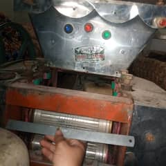 Sugar cane juice machine