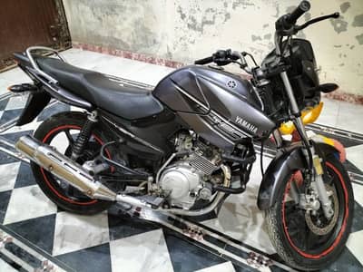 Yamaha YBR 125 Bike