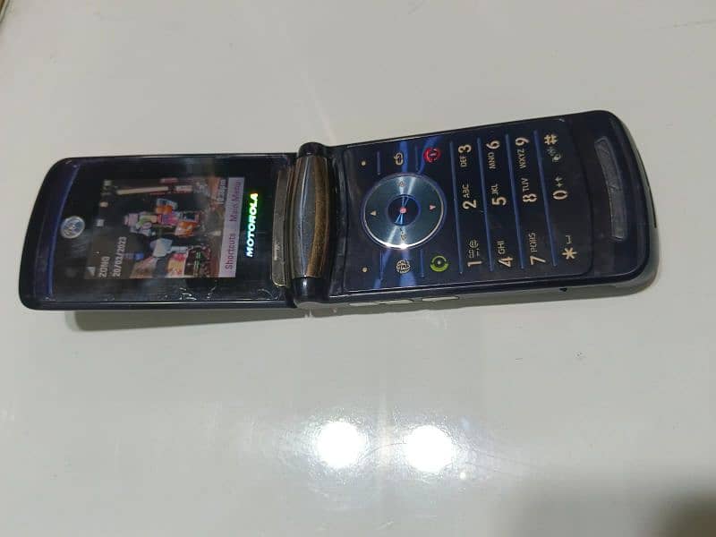 Motorola v8 0