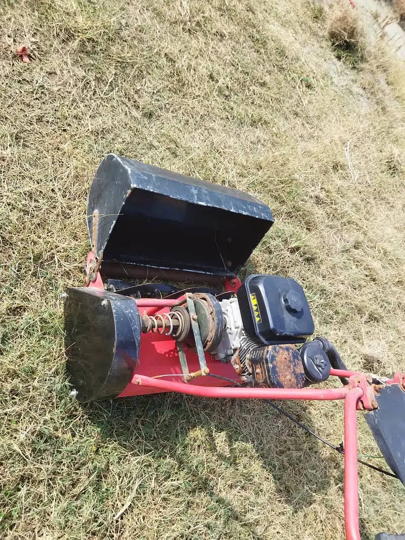 Grass cutter/lawn mower - Gardening machine 4