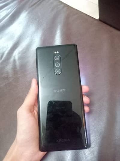 Sony Xperia 1 6/64, good condition, price negotiable