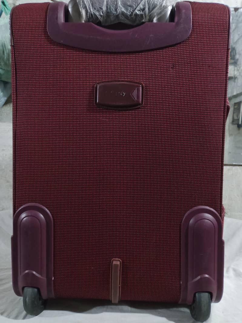 Cabin Size Luggage Traveling Bag / 20" Inch to 10 kg 1