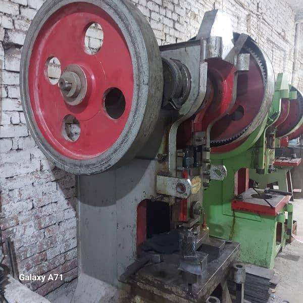 new press 60 ton  moter k sath khuch der chalaya ha 1