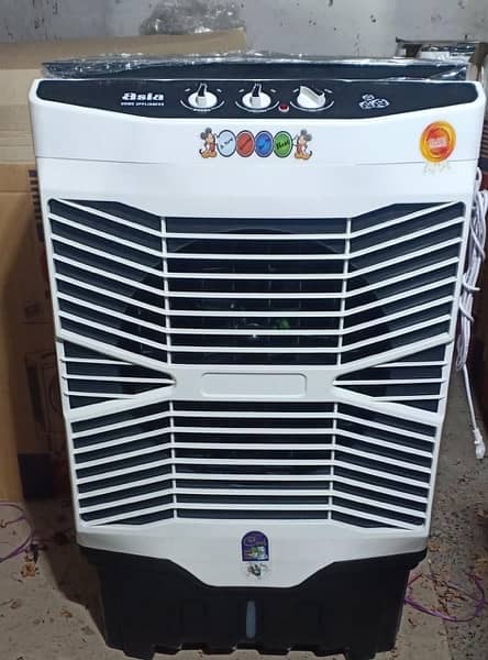 plastic air cooler with cooling pad and bottles 0