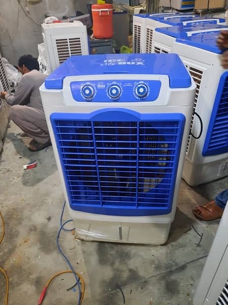 plastic air cooler with cooling pad and bottles 5