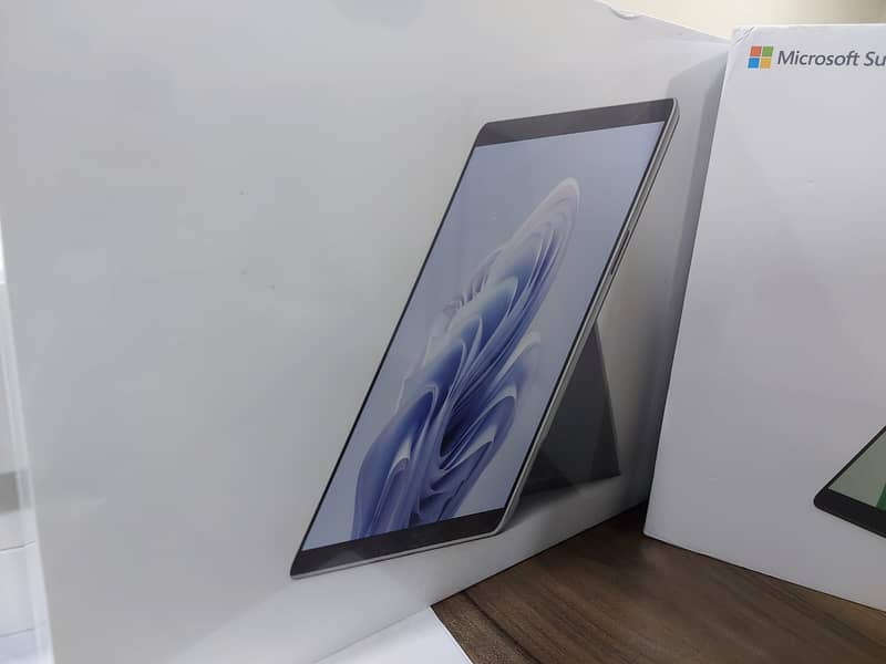 Microsoft Surface Pro 9, Core i5 12th Gen (08Gb/256Gb) (Windows TAB) 2