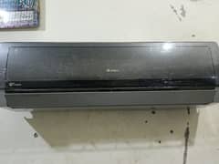 GREE G10 1.5 TON DC INVERTER HEAT AND COOL HOME USED DC INVERTER