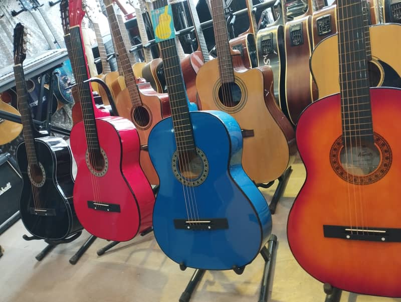 Best guitars in best prices at Acoustica guitar shop 1