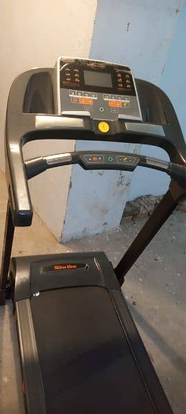 Slim line Treadmill 1461 1