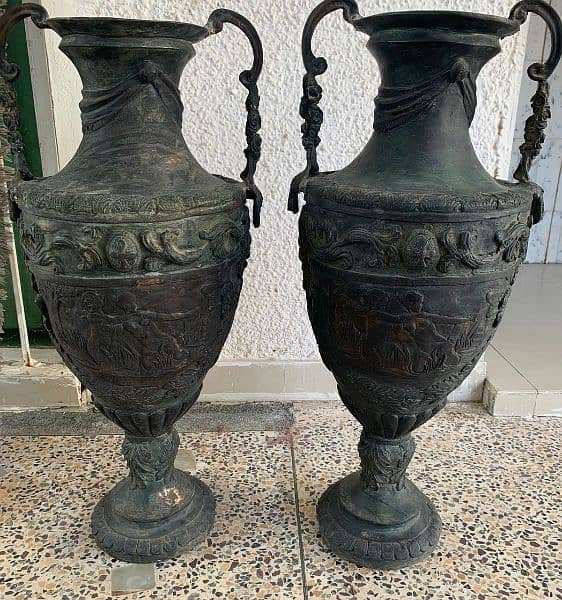 antique bronze vase 0