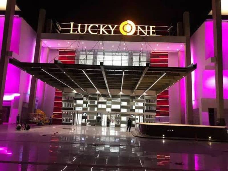 In Lucky One Mall As a Sales Girl 0