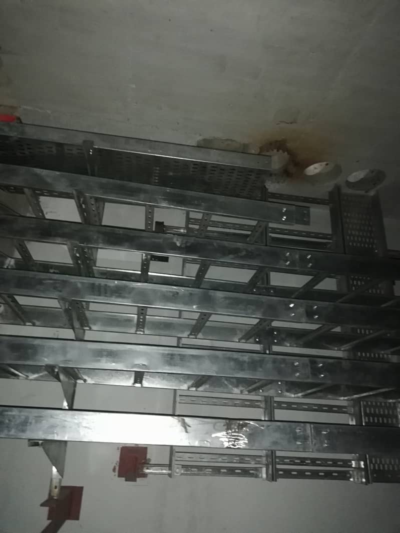 Cable Ladder Perforated Duct Mesh Unistrut and cable channel route 18