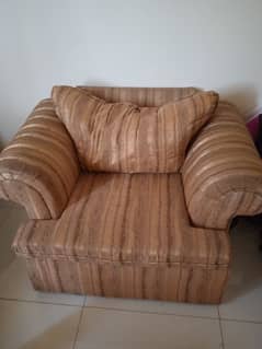 fancy sofa set 2+1+1 four seater urgent sale