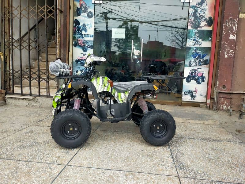 box packed| hunter jeep| Atv quad| 4 wheels bikes|disable person bike 4