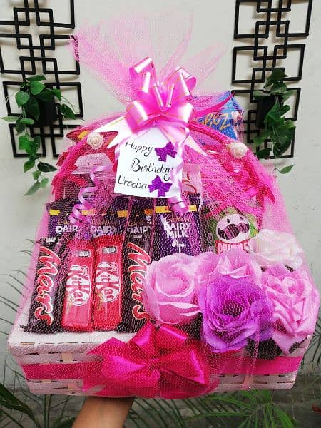 Custamized gift baskets available 2