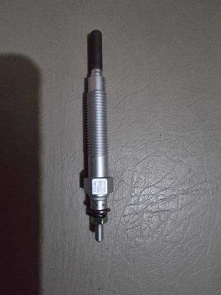 Glow Plug (Heater) Mitsubishi Japan Part # MD050212 1