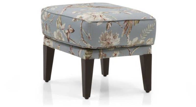 OTTOMAN/STOOL 1