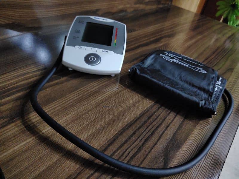 Blood Pressure Machine (Digital) 1