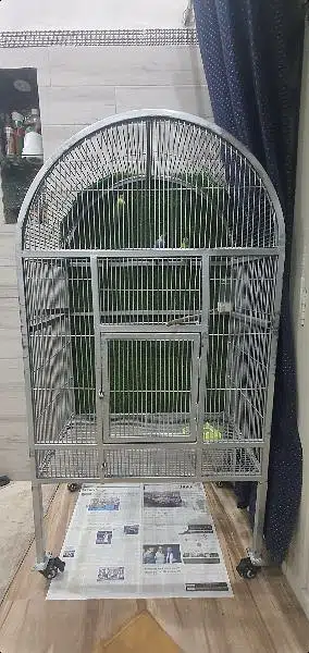 Khud tayar krwaya hai cage heavy weight wire with Back full wall grass — photo 3
