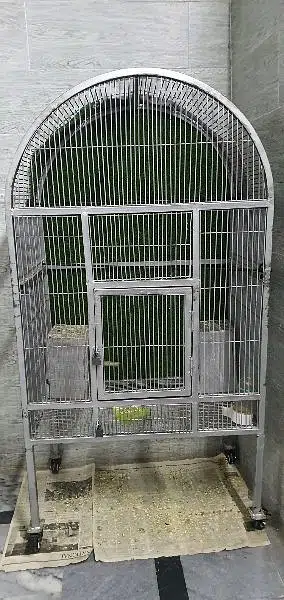 Khud tayar krwaya hai cage heavy weight wire with Back full wall grass — photo 7
