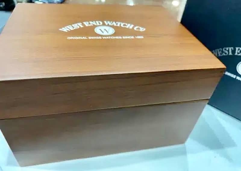 GENUINE SWISS MADE. WEST END SOLID WOOD GENTS WATCH BOX,NEW 1