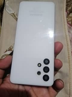 SAMSUNG'S A32 6/128 white color. 03081397107
